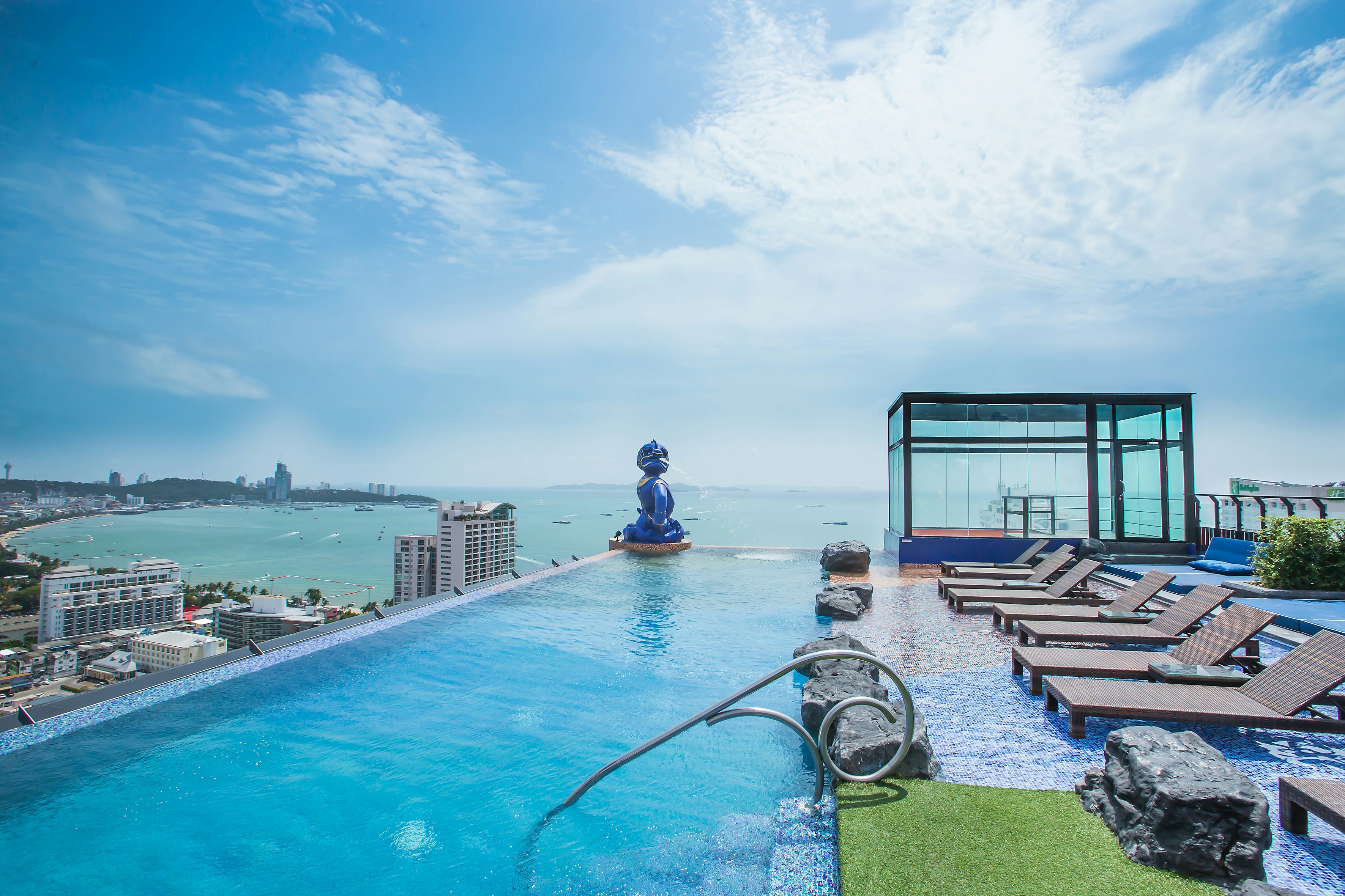 Luxury Pattaya Experience